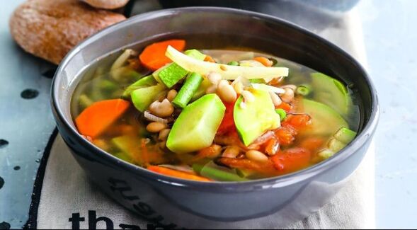 Grönsakssoppa - en enkel förrätt på Maggis dietmeny